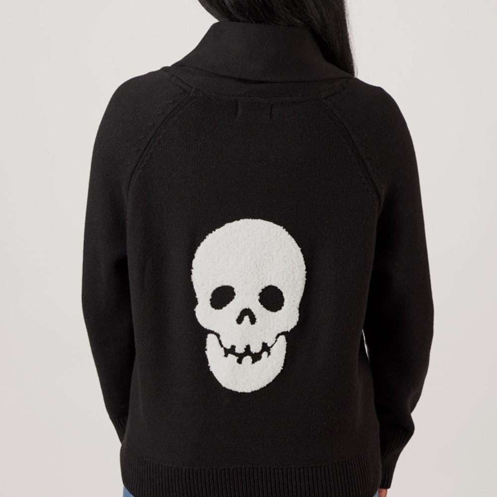 Mia & Tess. White Skull Button-Up Cardigan in Black. M. NWT.